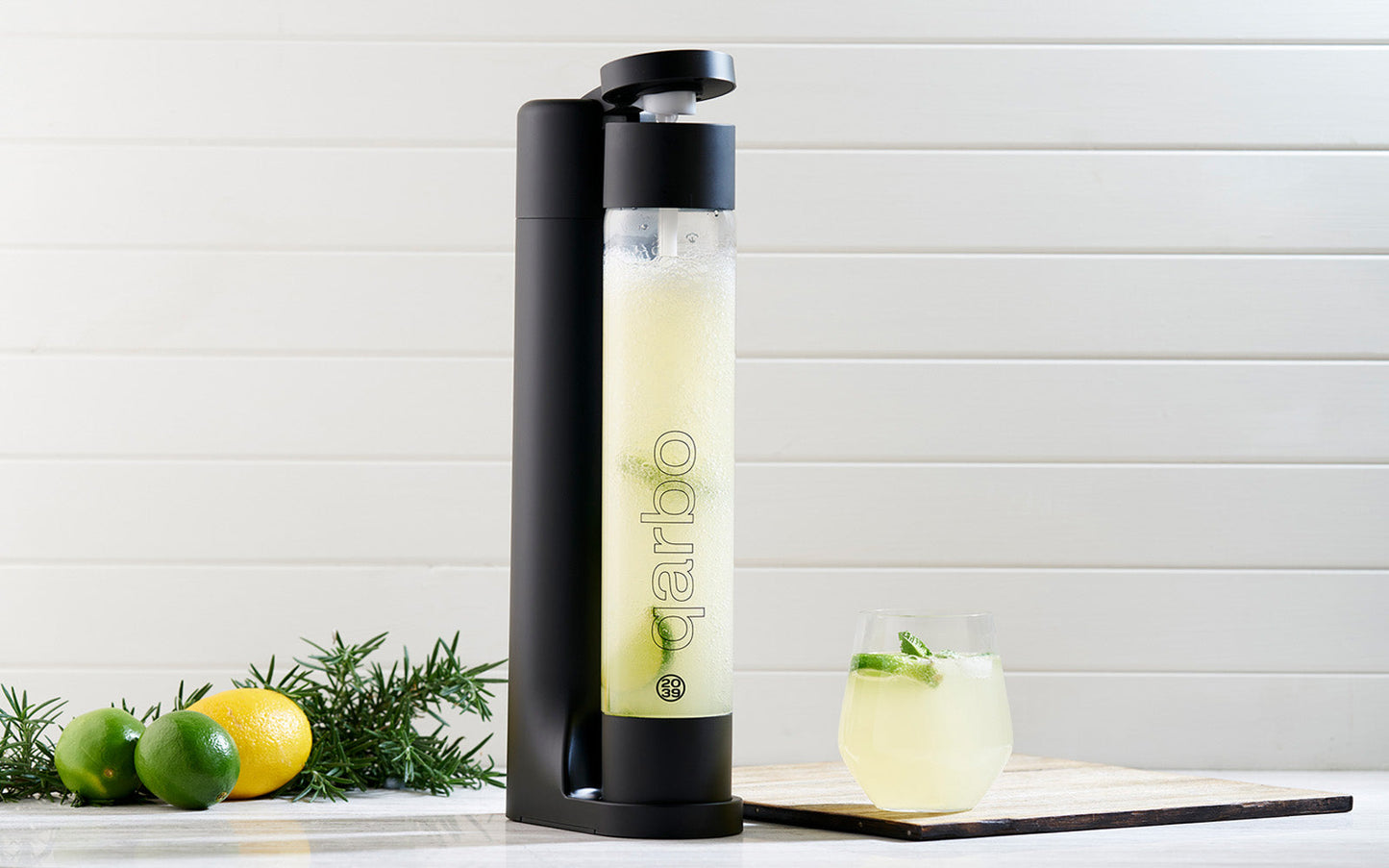 qarbo CLASSIC - Sparkling Beverage Maker Starter Pack including CO2 Cylinder
