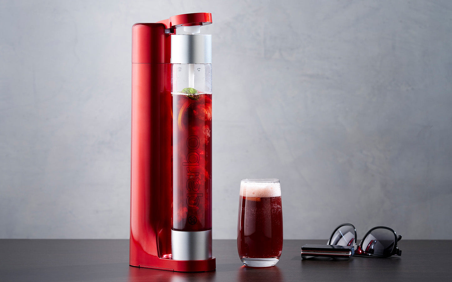 qarbo CLASSIC - Sparkling Beverage Maker Starter Pack including CO2 Cylinder