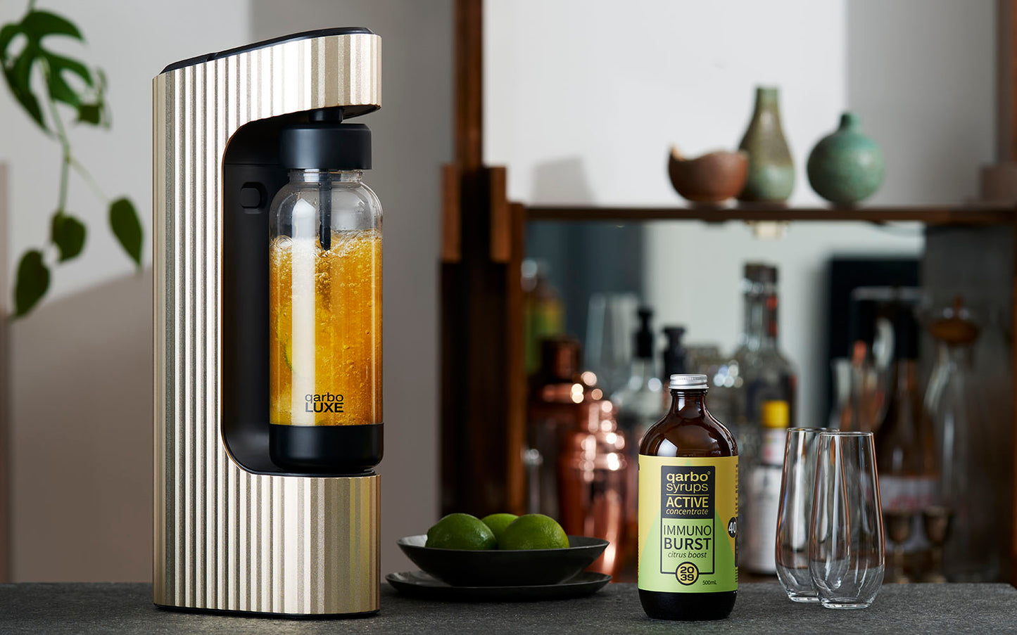 qarbo LUXE - Sparkling Beverage Maker Starter Pack including CO2 Cylinder